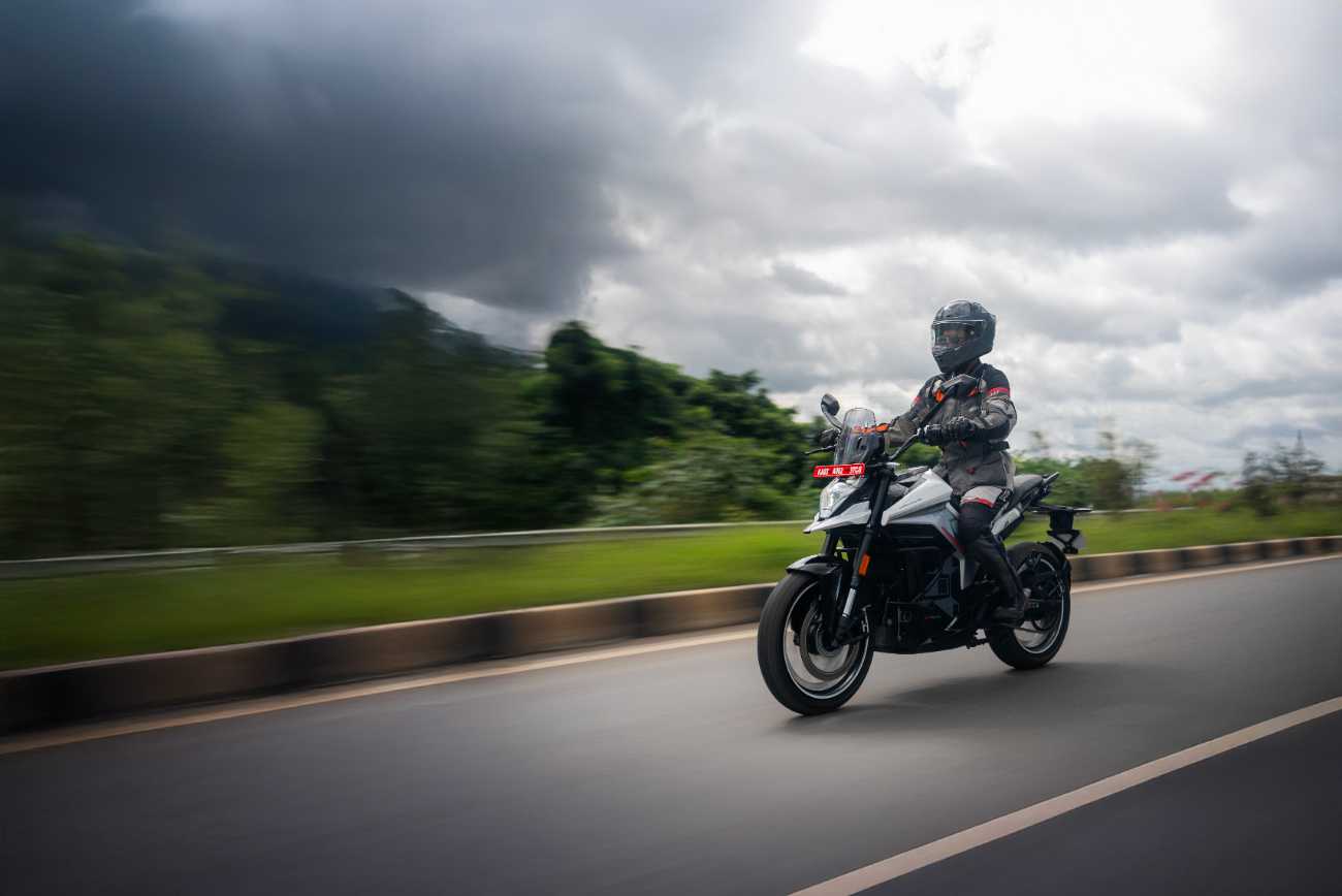 Ultraviolette X47 Crossover first ride review: the all-rounder electric motorcycle?